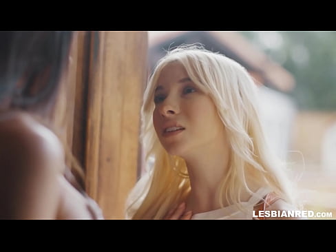 ❤️ Dekle pride domov čez nekaj mesecev in na koncu poje pičko svoje mačehe Porno pri nas ️❤